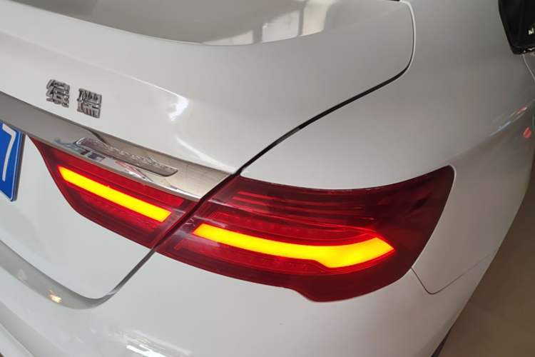 Ojetý Geely Auto Binray 2020 1.4T CVT Asian Games Edition