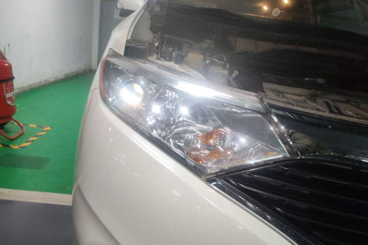 Used Nissan Quest 2015 3.5L SL
