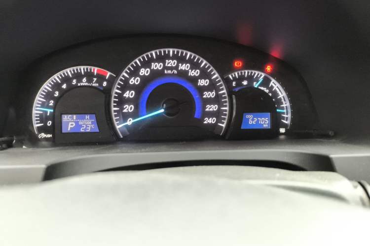 Used Toyota Camry 2016 2.0G 10th Anniversary Leading Edition Odometer Close Up