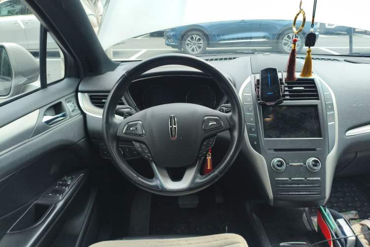 Used Lincoln MKC 2017 2.0T Two-Wheel Drive Deluxe Edition
