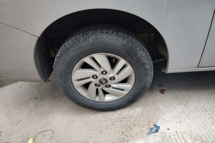 Used JAC Refine M4 2016 2.0L Manual Luxury Version
