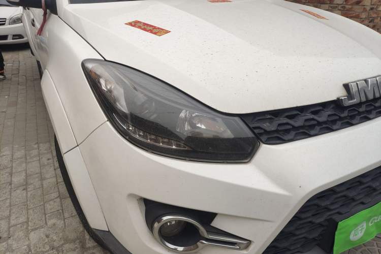 Used JMC Yuhu 3 2018 2.5T Diesel Two-Wheel Drive Advanced Version with Long Wheelbase
