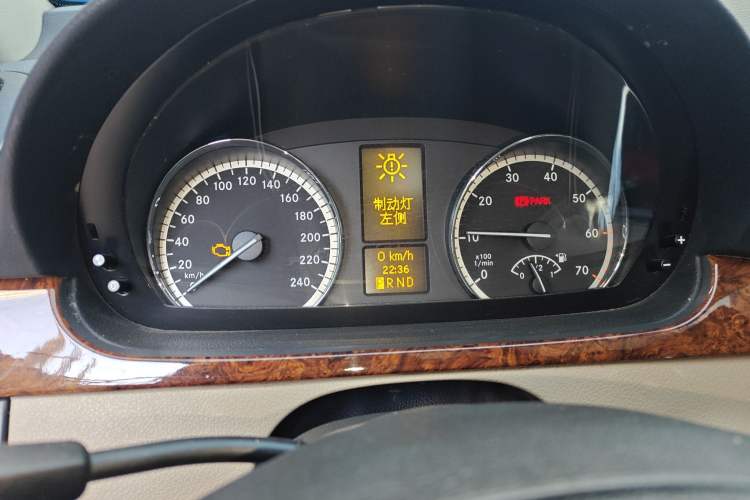 Used Mercedes-Benz Viano 2013 3.5L Haoci version