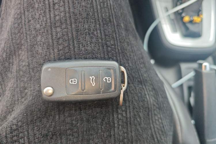 Used Volkswagen Gran Lavida 2013 1.6L Automatic Fashion Model Vehicle Key