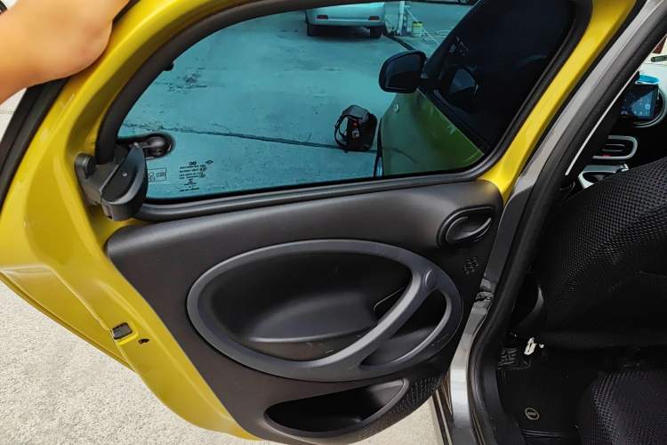 Used smart forfour 2016 1.0L 52 kW Dynamic Edition