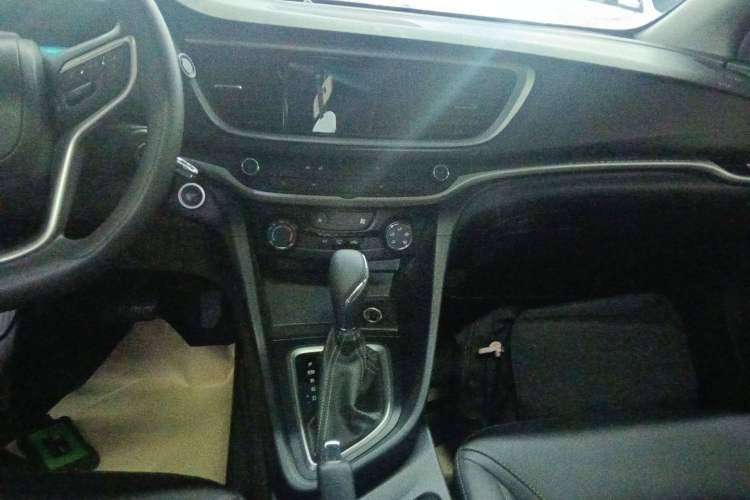 Used Buick GT 2021 Revised Version Flagship 1.5L Automatic Elite Edition Audio And AC Panel