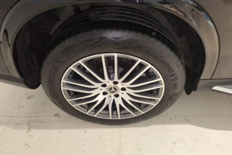 Used Mercedes-Benz GLC 2025 Refreshed GLC 300 L 4MATIC Dynamic Version 5 Seats Right Rear Wheel Hub