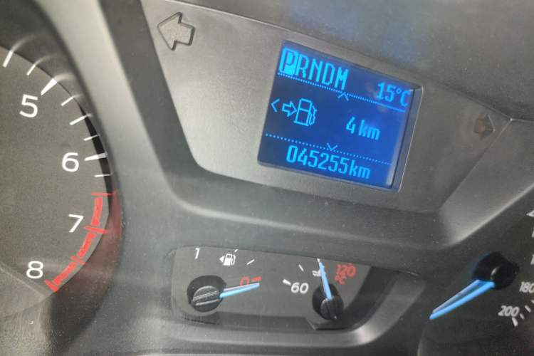 Used Ford Tourneo Custom 2017 2.0T Automatic Elite Version Odometer Close Up