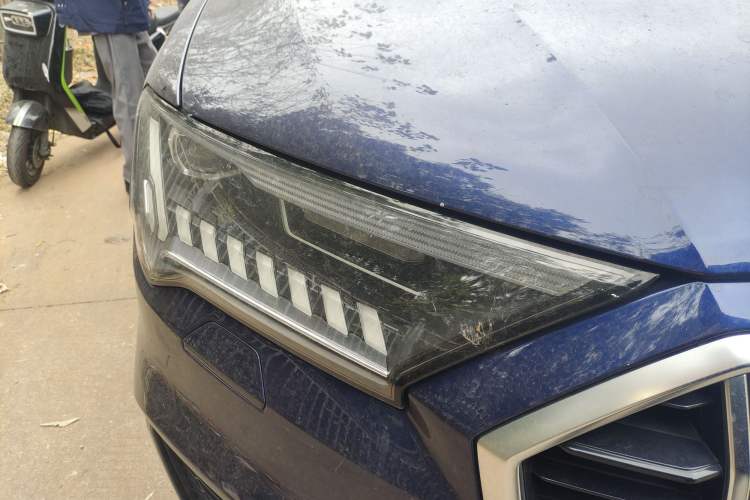 Used Audi Q7 2020 55 TFSI quattro S line sports model Right Front Headlight