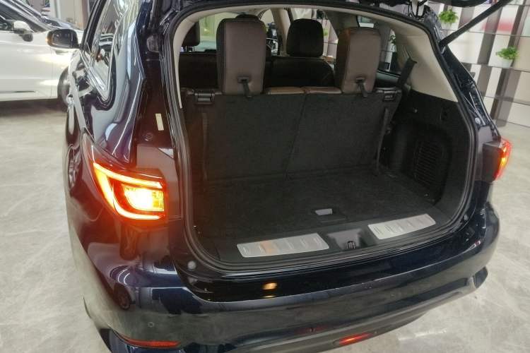 Used Infiniti QX60 2018 2.5 S/C Hybrid Two-Wheel-Drive Champion Family Edition