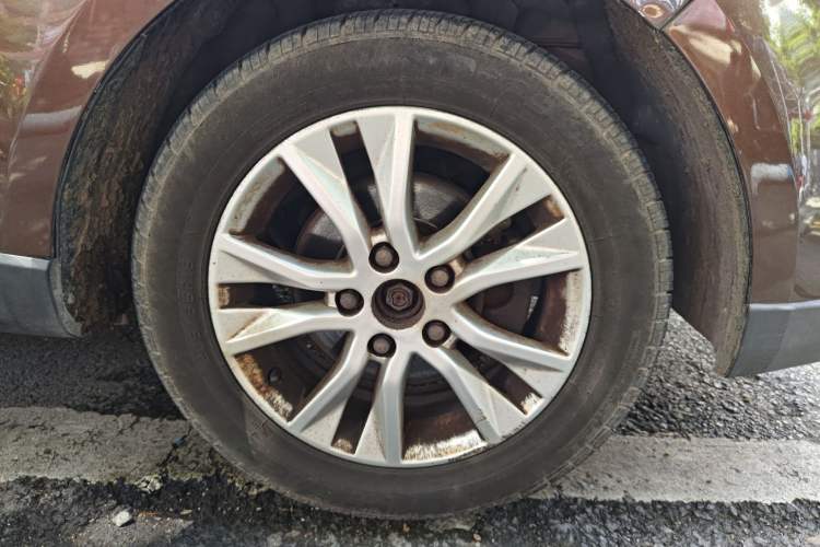 Used Baojun 730 2014 1.5L Manual Luxury Navigation ESP Version 7 Seats Right Front Wheel Hub