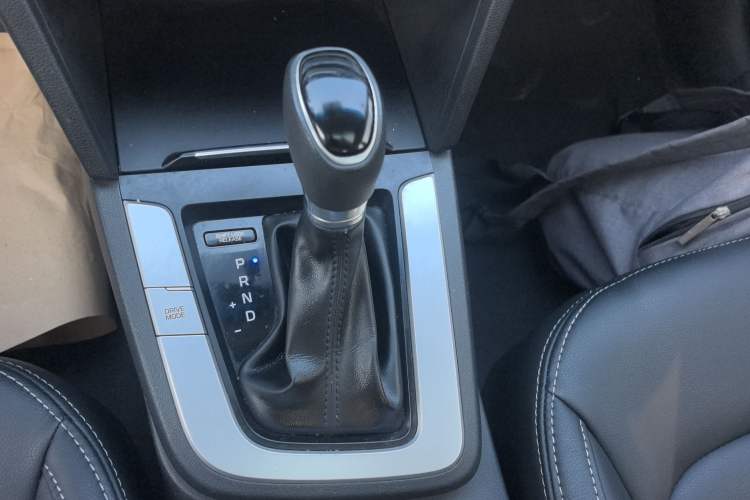 Used Hyundai Elantra (6th Generation / Lingdong) 2016 1.6L Automatic ZhiXuan – Elite Version
