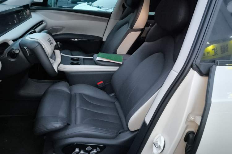 Used IM LS7 2023 90 kWh Elite Rear-Drive Version
