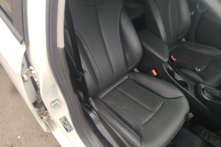 Used Buick GT 2021 Revised Version 1.3T Automatic Mild Hybrid Elite Edition Right Front Seat