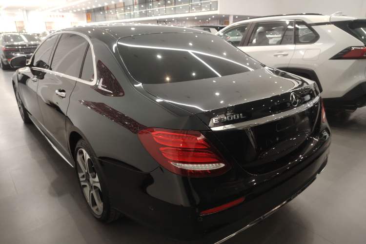 Used Mercedes-Benz E-Class 2017 E 300 L Sporty and Stylish Model