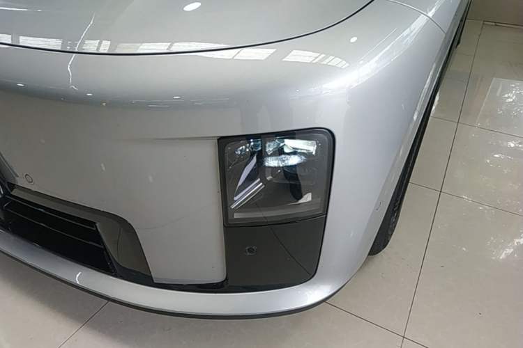 Used Li Auto i8 2025 Model Standard Version
