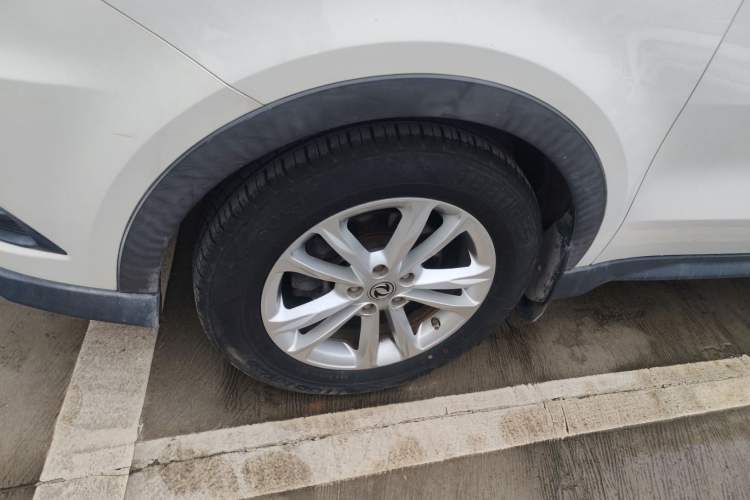 Used Dongfeng Fengon 580 2016 1.8L Manual Comfort Model Left Front Wheel Hub