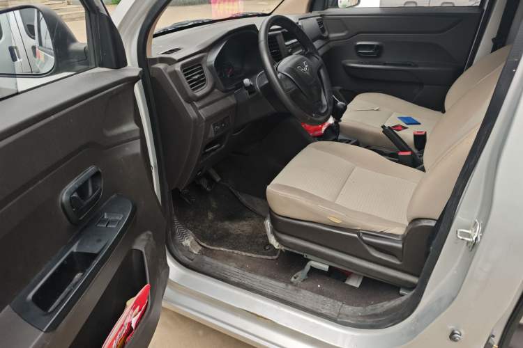 Used Wuling Hongguang V 2021 1.5L Jingqu Edition Enclosed-Window Vehicle LAR