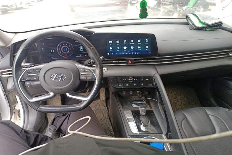 Used Hyundai Elantra 2021 1.5L CVT LUX Prestige Edition
