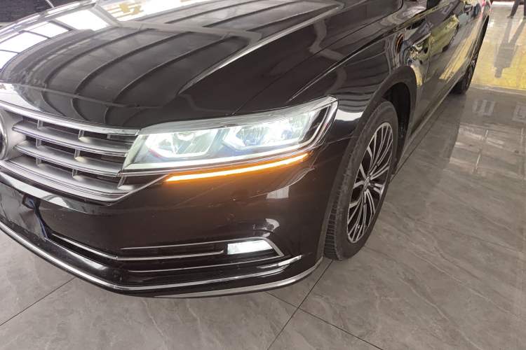 Used Volkswagen Phideon 2019 380TSI Two-Wheel Drive Business Edition China VI Standard
