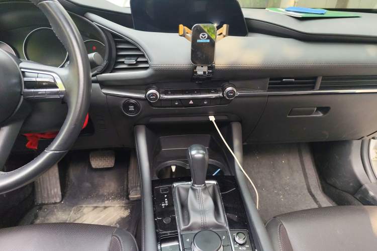 Used Mazda 3 Axela 2022 2.0L Automatic ZhiZun Edition
