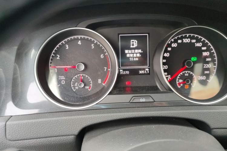 Used Volkswagen Golf 2020 Zhiai Edition 200TSI DSG Comfort Model Odometer Close Up