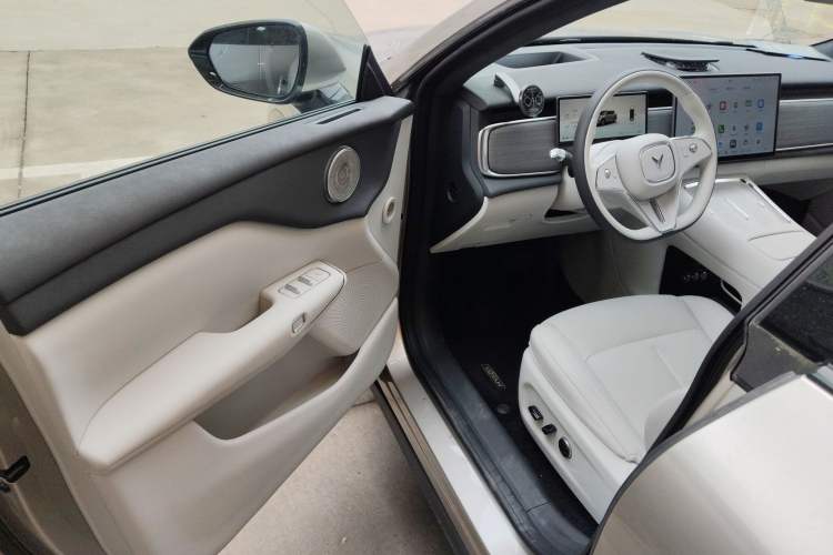 Used VOYAH COURAGE 2025 Model Rear-Drive Qiankun Edition
