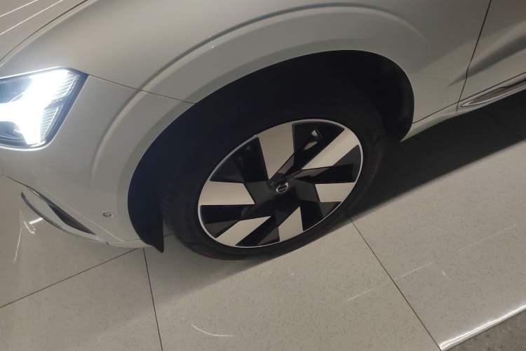 Used Volvo XC60 New Energy 2024 T8 Plug-in Hybrid Long-Range All-Wheel Drive Smart Luxury Edition