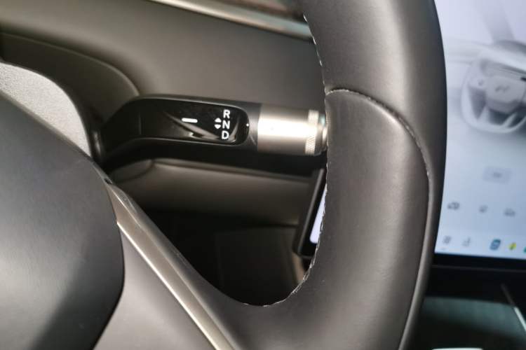 Used ONVO Luxeed L90 2025 Model—Max Six-Seater Version Gear Lever