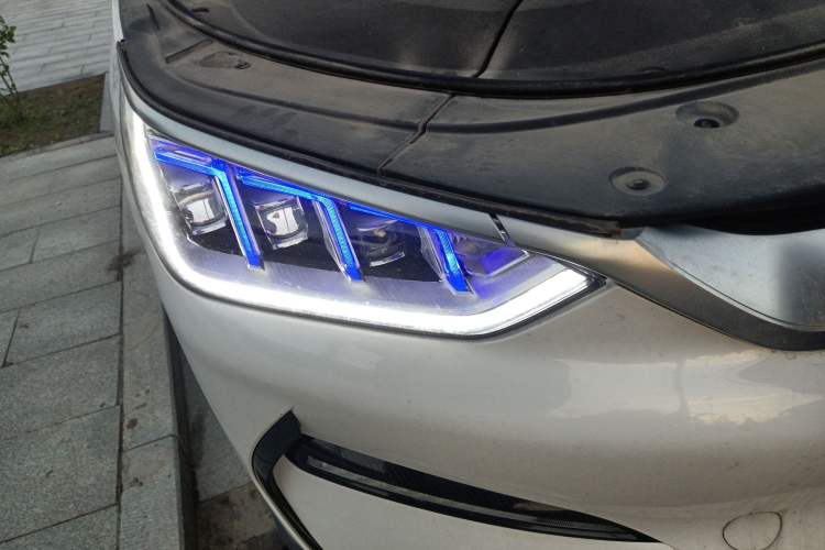 Used BYD Song PLUS New Energy 2021 EV Flagship Model Right Front Headlight