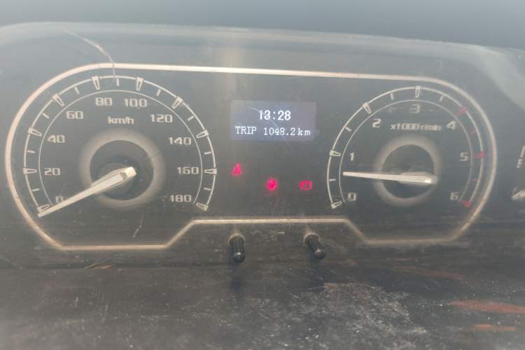 Used SAIC MAXUS Xintu V80  Instrument Cluster