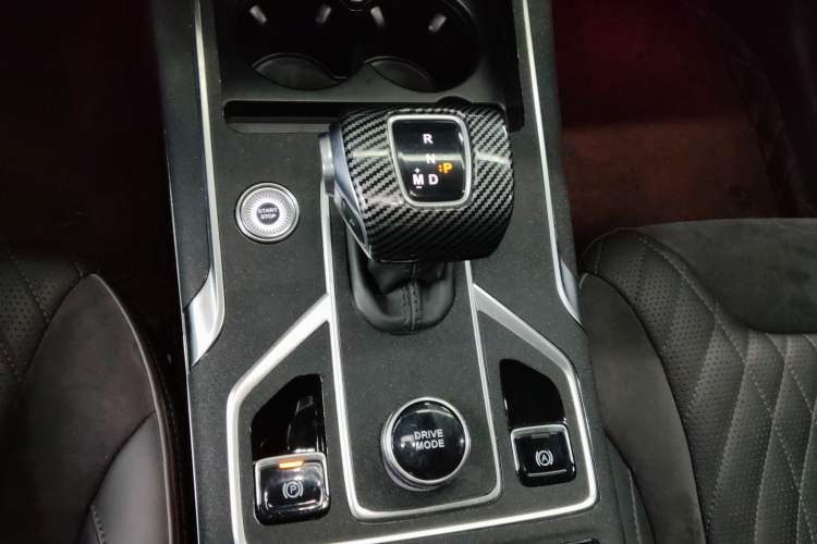 Used Hongqi HS5 2022 Facelifted Version 2.0T Smart Connect Flagship All-Wheel-Drive Edition