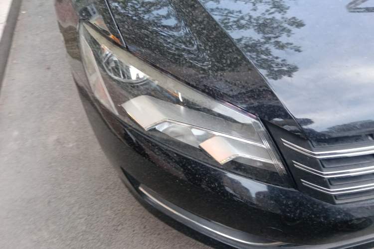 Used Volkswagen Passat 2013 1.8TSI DSG Prestige Edition Right Front Headlight