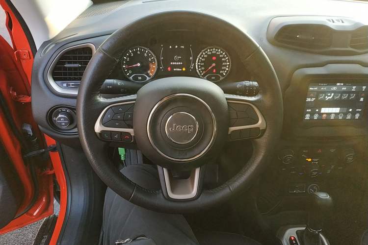 Used Jeep Renegade 2018 Connected Large Screen Version 180T Automatic Jingneng Version
