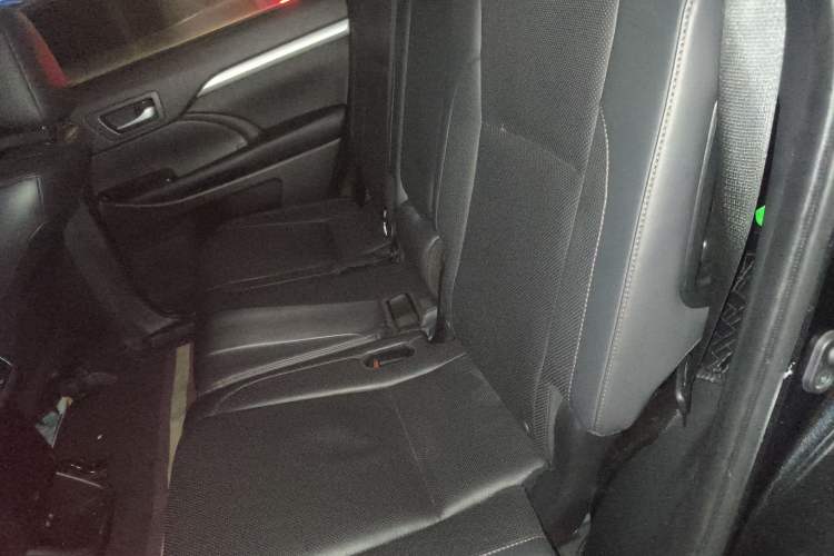 Used Toyota Highlander 2018 2.0T Four-Wheel Drive Luxury Edition 7 Seats China V Emission Standard
