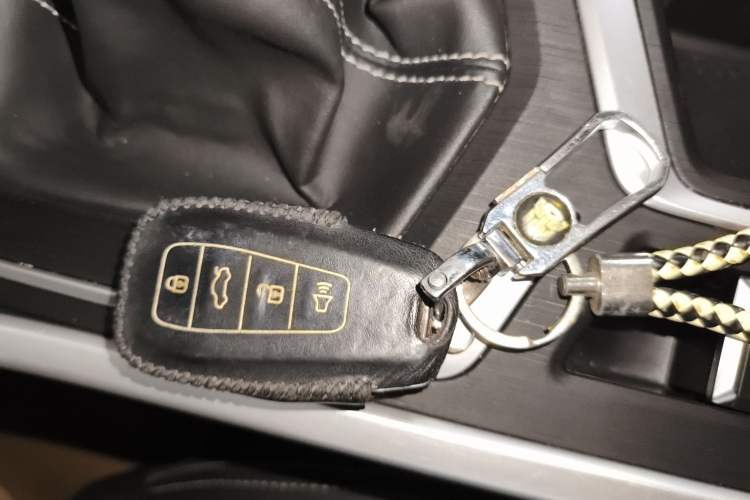 Used Geely Auto Vision X6 2020 1.4T Manual Luxury Model Vehicle Key