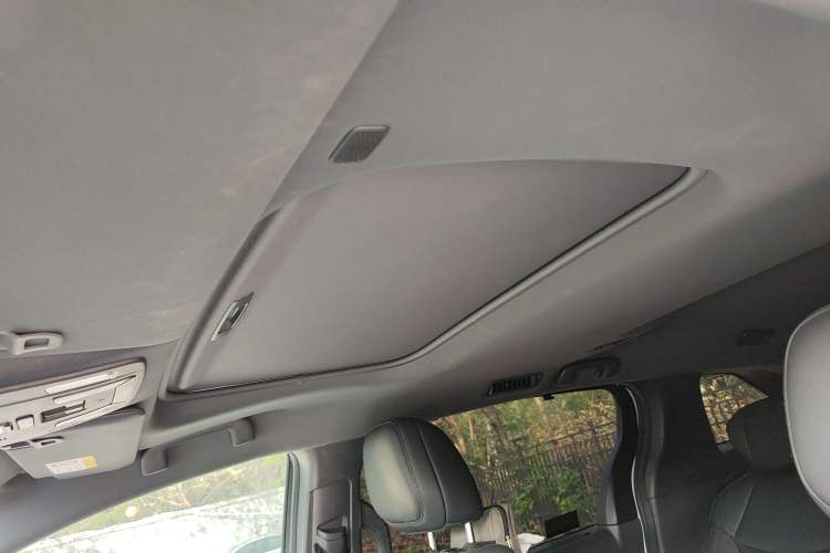 Used Toyota SIENNA 2021 2.5L Hybrid Premium Edition Headliner