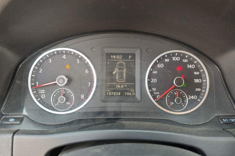 Used Volkswagen Tiguan 2010 2.0 TSI Automatic All-Wheel Drive Flagship Edition Instrument Cluster