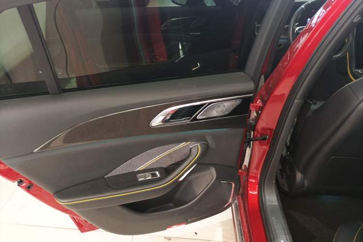 Used Hongqi H6 2023 2.0T ZhiZhen Edition