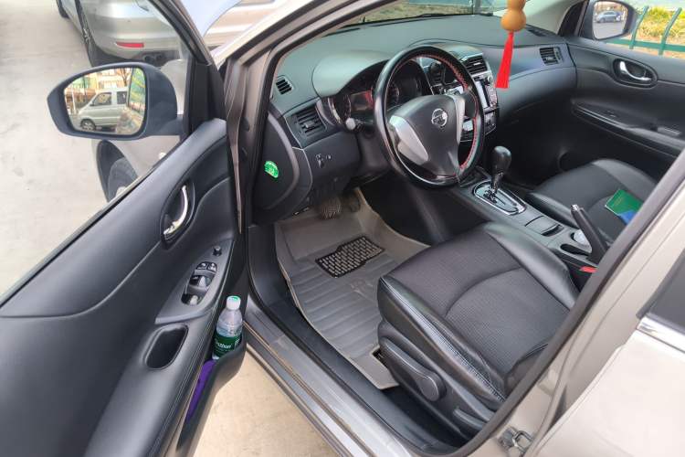 Used Nissan Tiida 2013 1.6L CVT Cool Cafe Edition Driver Seat