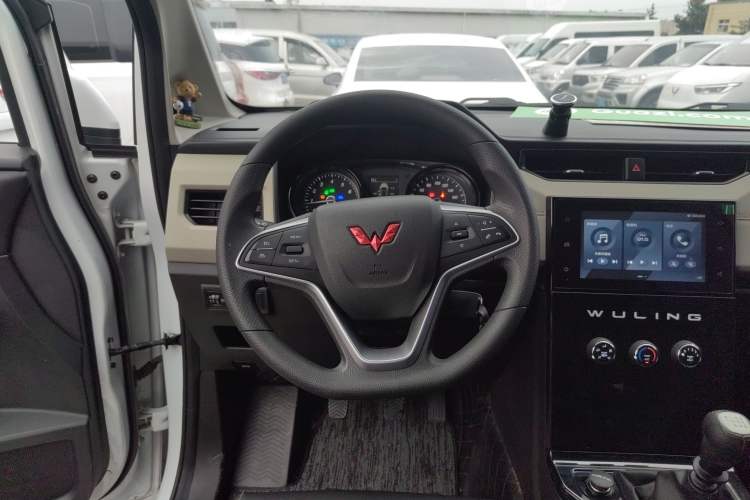 Used Wuling Zhengcheng 2021 1.5T Manual Luxury Version Steering Wheel