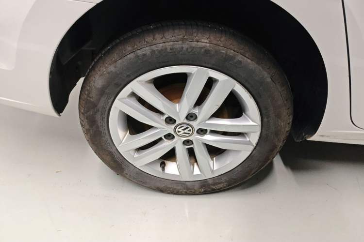 Used Volkswagen Jetta 2019 Dream Edition 1.5L Manual Fashion Version Right Rear Wheel Hub