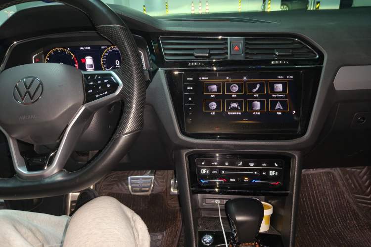 Used Volkswagen Tiguan X 2021 330TSI Two-Wheel-Drive Flagship Edition Audio And AC Panel