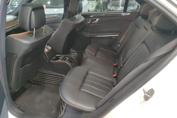 Used Mercedes-Benz E-Class 2015 E 200 L
