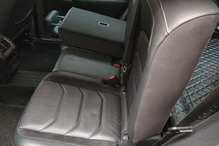 Used Volkswagen Tiguan L 2017 380TSI Automatic All-Wheel-Drive Luxury Edition Left Rear Seat