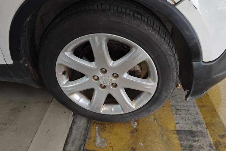 Used Buick Encore 2013 1.4T Automatic Two-Wheel Drive Elite Model Right Front Wheel Hub