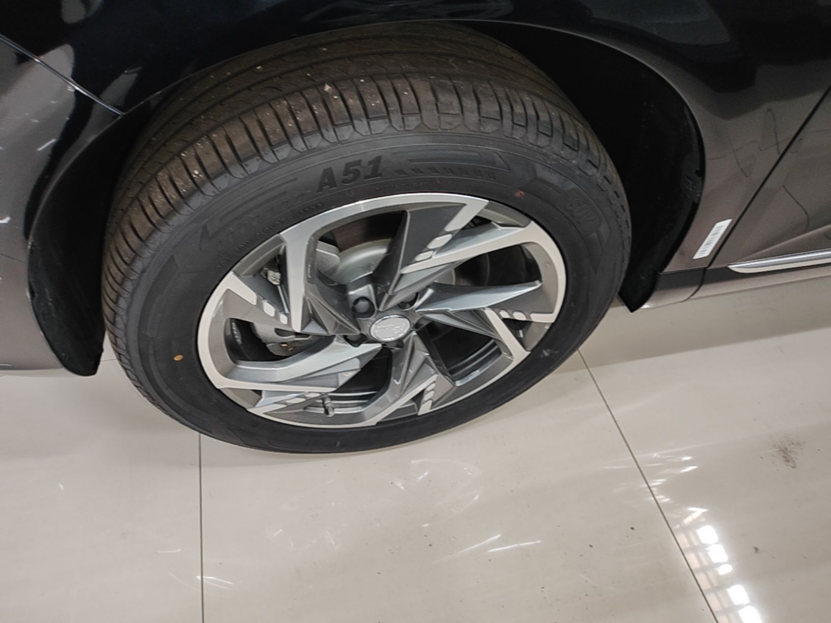 Hongqi HS3 PHEV 2024 PHEV 115km Jingwei Edition — снимка 10