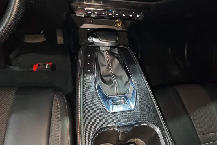 Used CHANGAN OSHAN X5 2021 1.5T DCT Prestige Edition Gear Lever