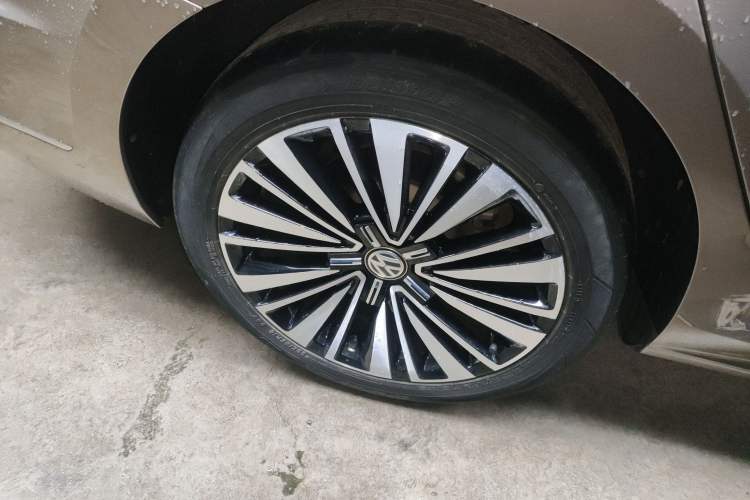 Used Volkswagen Passat 2020 330TSI Luxury Edition China VI
