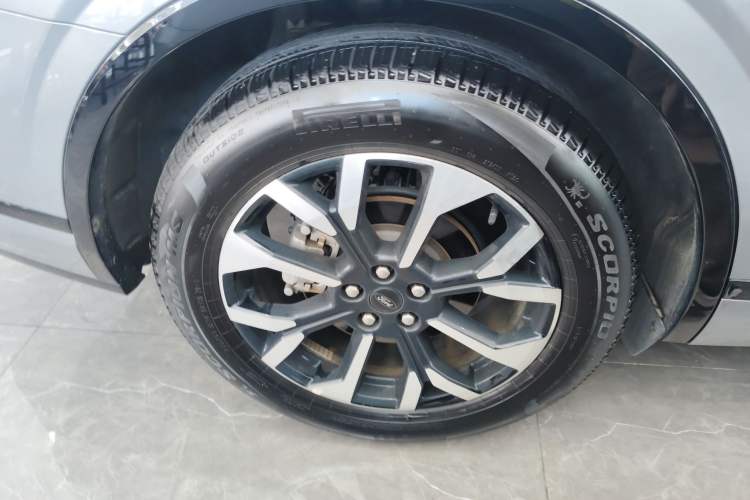 Used Ford Edge 2025 Ford Explorer L 2.0T EcoBoost E-Hybrid Four-Wheel-Drive 7-Seater Supreme Model
